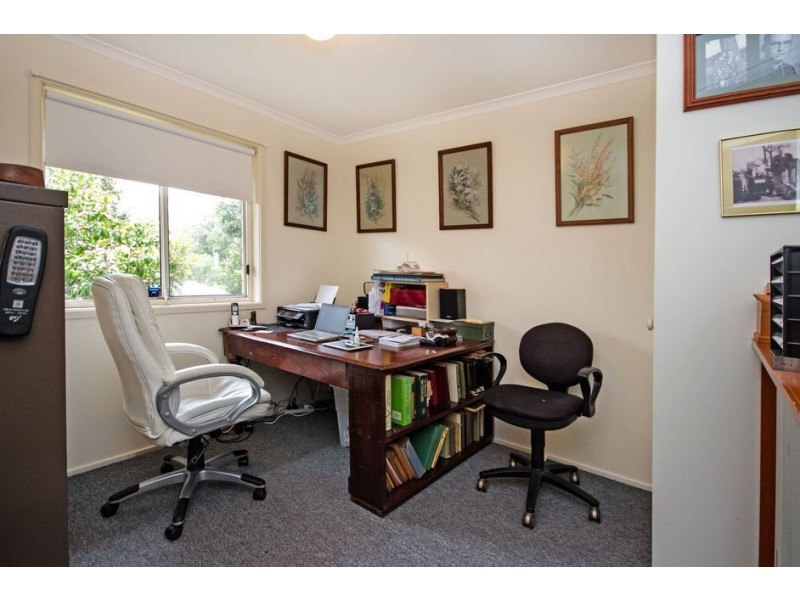 15 Cunningham Avenue, Landsborough QLD 4550