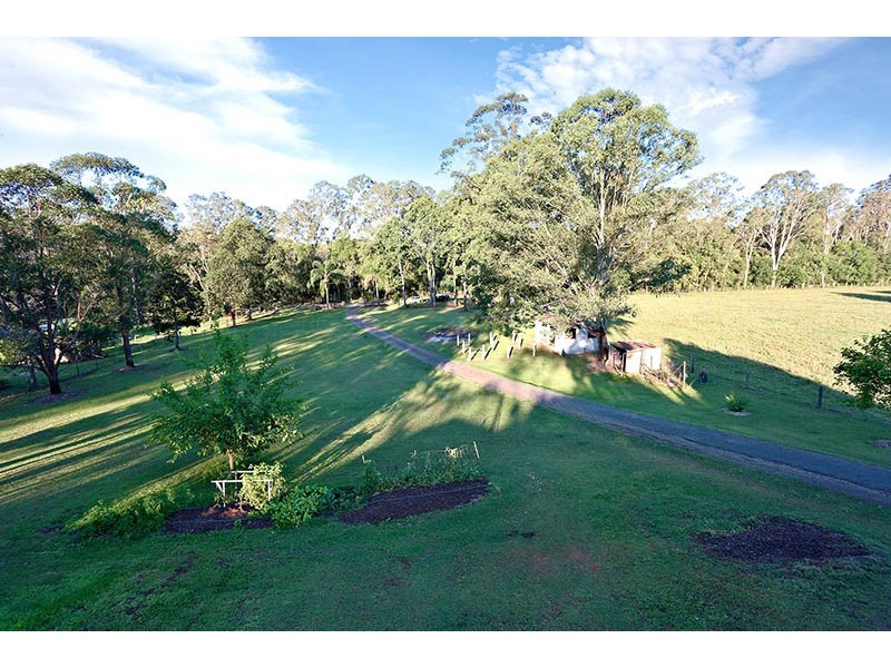 87 River Rd, Peachester QLD 4519