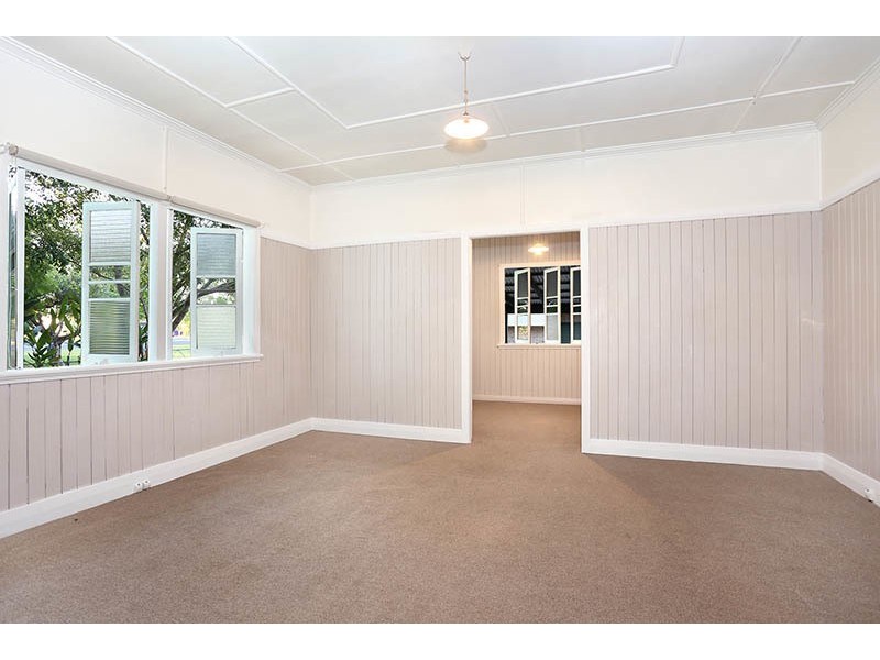 65 Beerwah Pde, Beerwah QLD 4519