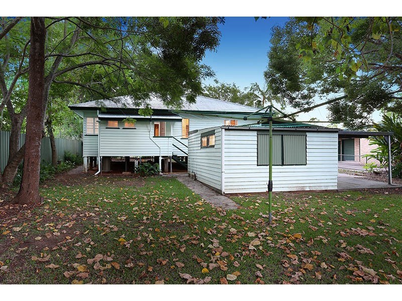 65 Beerwah Pde, Beerwah QLD 4519