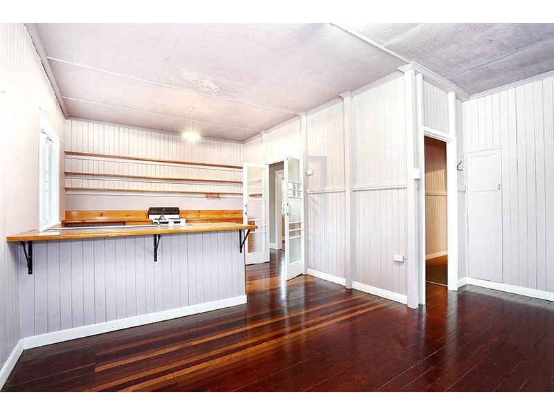 65 Beerwah Pde, Beerwah QLD 4519