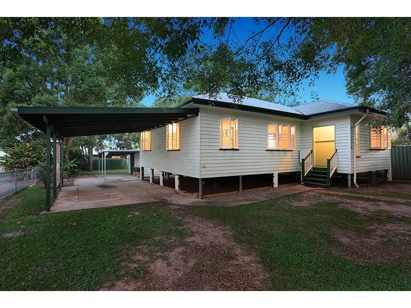 65 Beerwah Pde, Beerwah QLD 4519