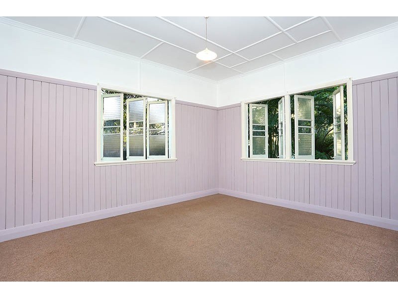 65 Beerwah Pde, Beerwah QLD 4519