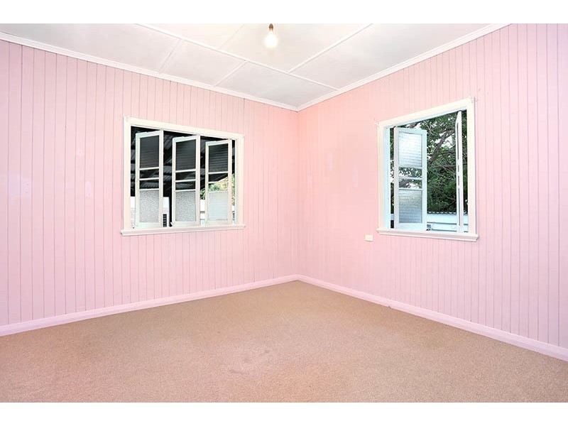 65 Beerwah Pde, Beerwah QLD 4519