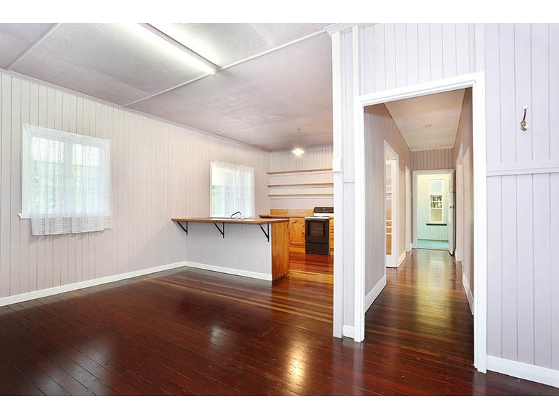 65 Beerwah Pde, Beerwah QLD 4519