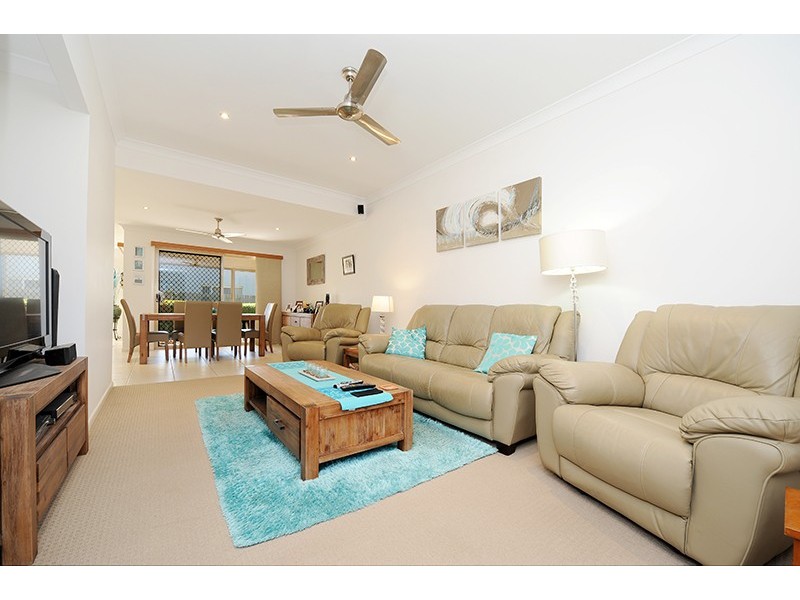 9 Sapphire Court, Beerwah QLD 4519