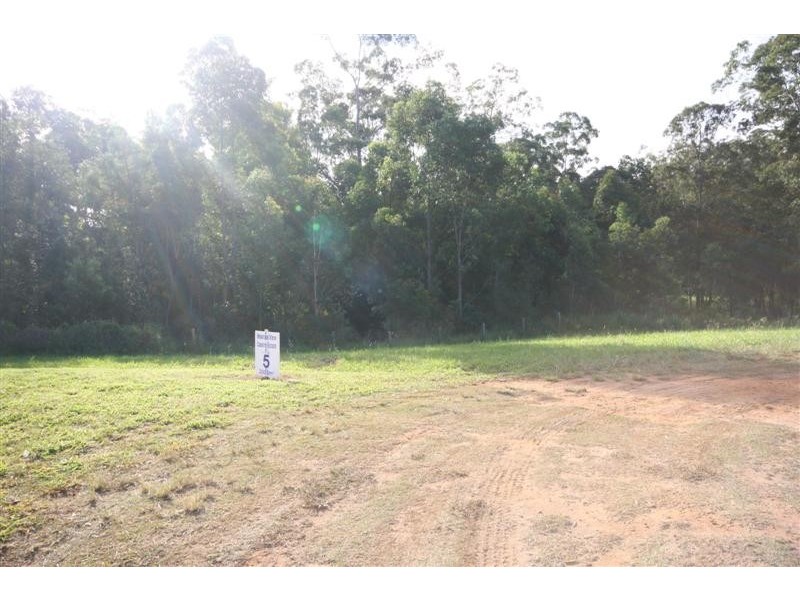 12 Lachlan Crescent, Beerwah QLD 4519