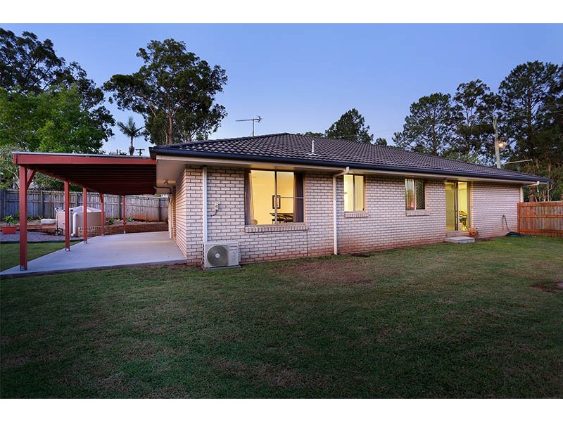 25 Railway Pde, Glass House Mountains QLD 4518