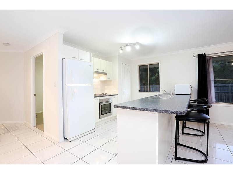 25 Railway Pde, Glass House Mountains QLD 4518
