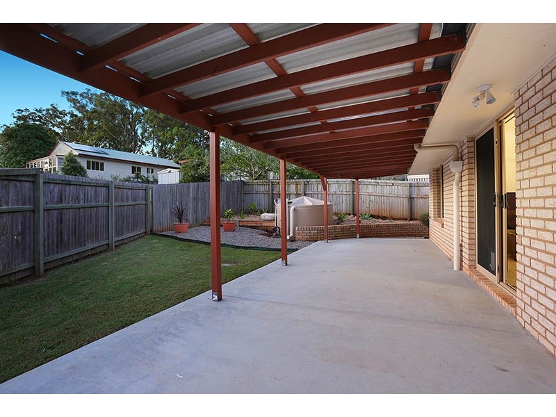 25 Railway Pde, Glass House Mountains QLD 4518