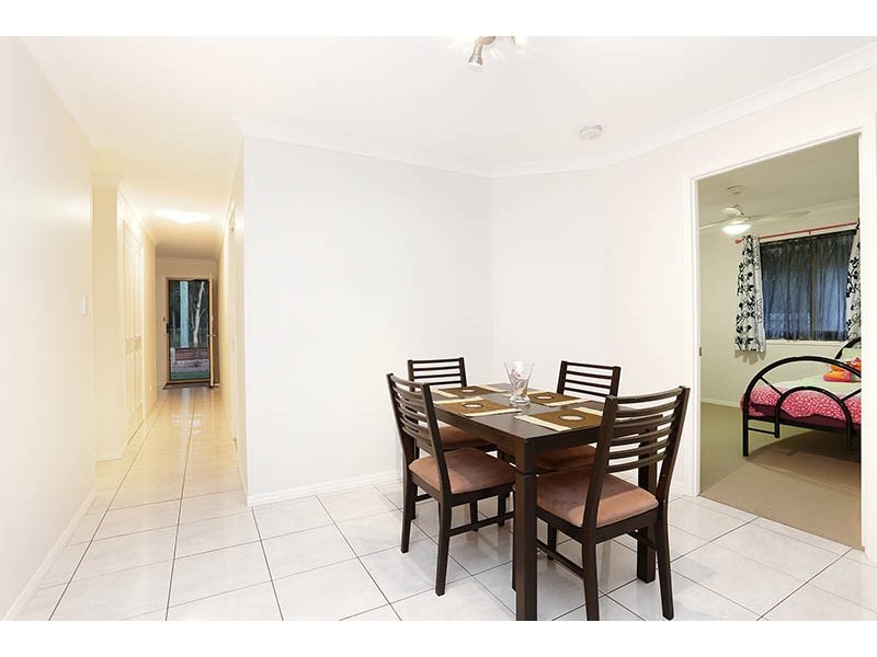 25 Railway Pde, Glass House Mountains QLD 4518