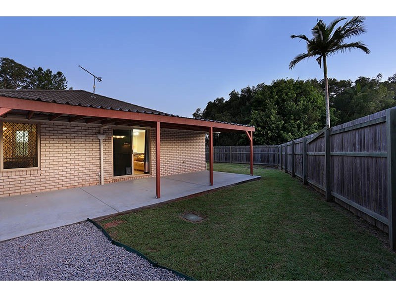 25 Railway Pde, Glass House Mountains QLD 4518