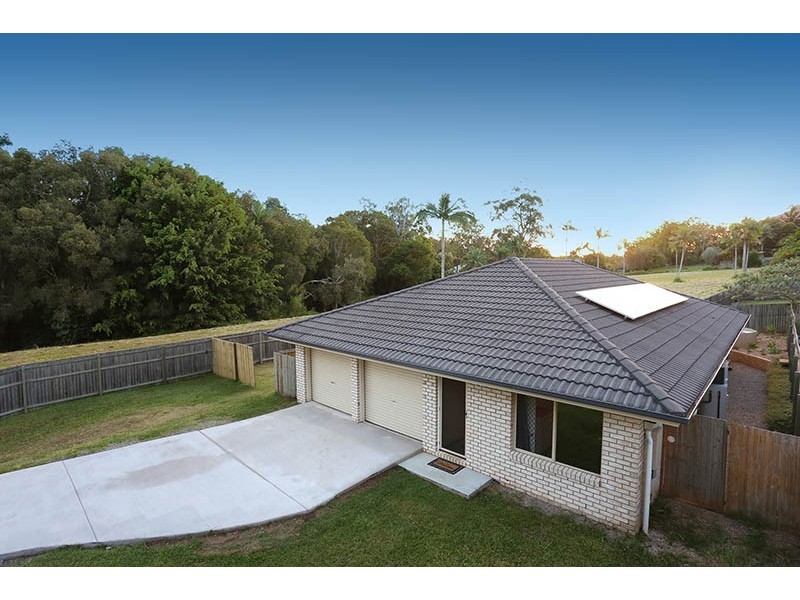 25 Railway Pde, Glass House Mountains QLD 4518