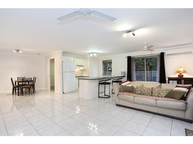 25 Railway Pde, Glass House Mountains QLD 4518