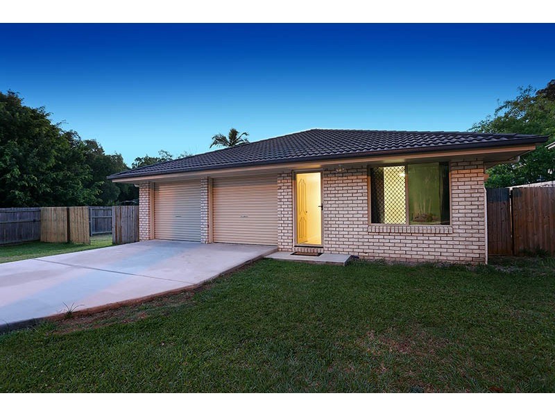 25 Railway Pde, Glass House Mountains QLD 4518