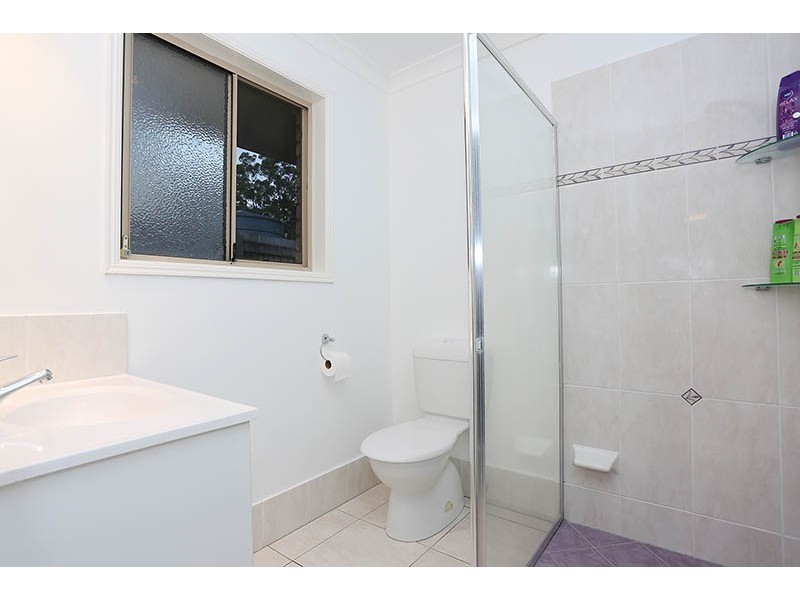 25 Railway Pde, Glass House Mountains QLD 4518