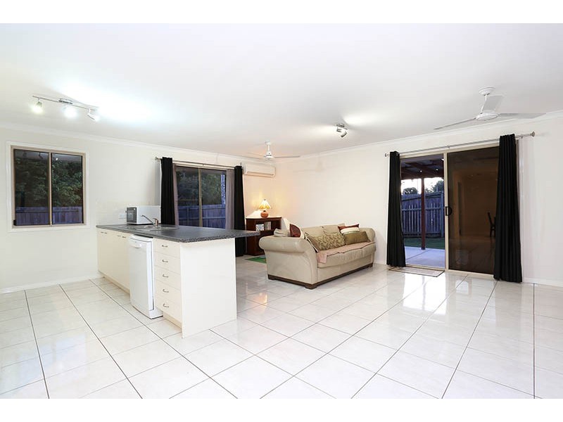 25 Railway Pde, Glass House Mountains QLD 4518