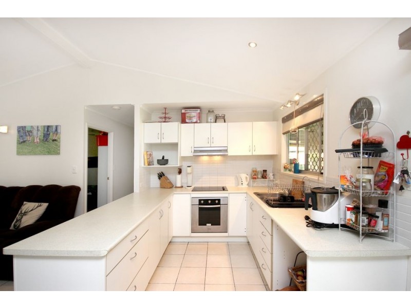 2 Sunland Court, Beerwah QLD 4519