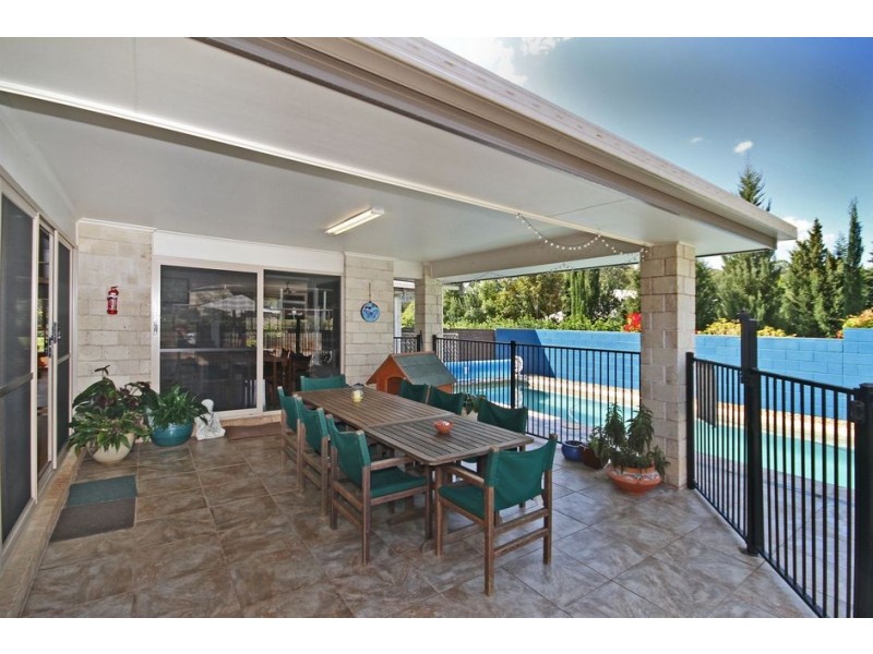 13 Peak View Place, Glass House Mountains QLD 4518