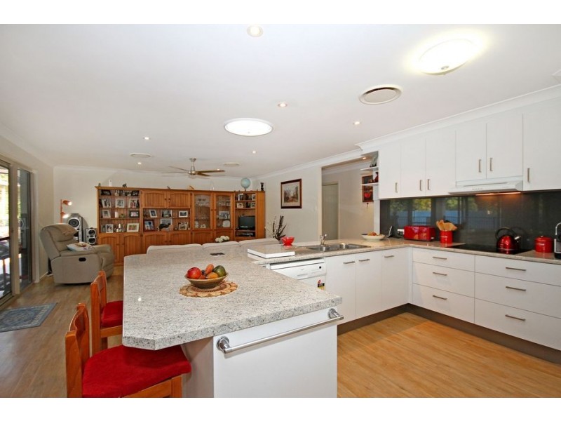 13 Peak View Place, Glass House Mountains QLD 4518