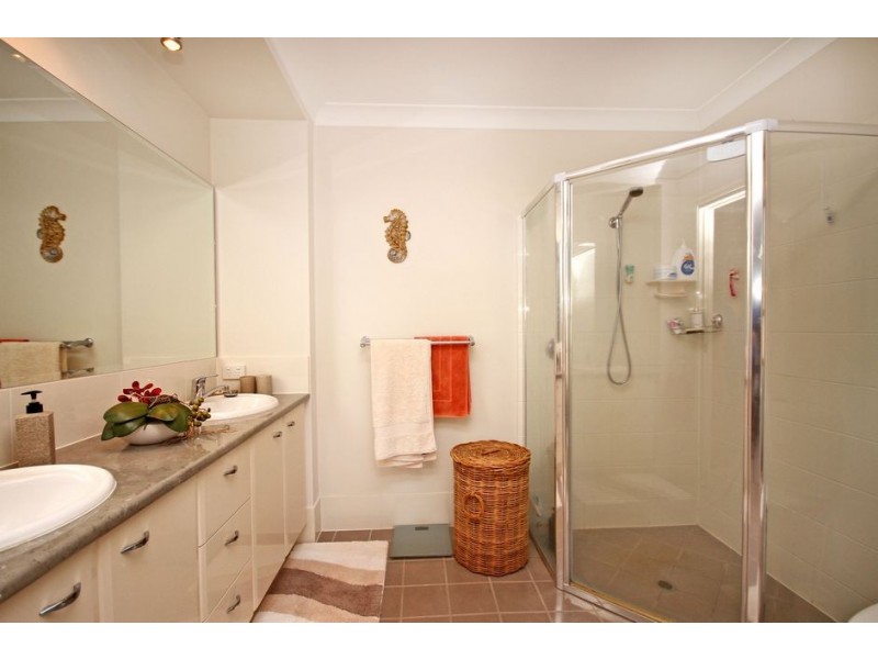 13 Peak View Place, Glass House Mountains QLD 4518