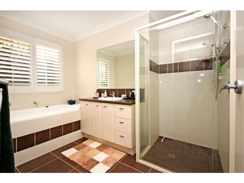 13 Peak View Place, Glass House Mountains QLD 4518