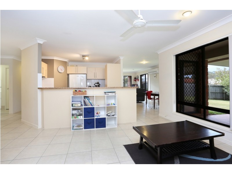 2 Sapphire Court, Beerwah QLD 4519