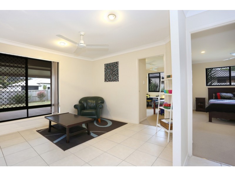 2 Sapphire Court, Beerwah QLD 4519