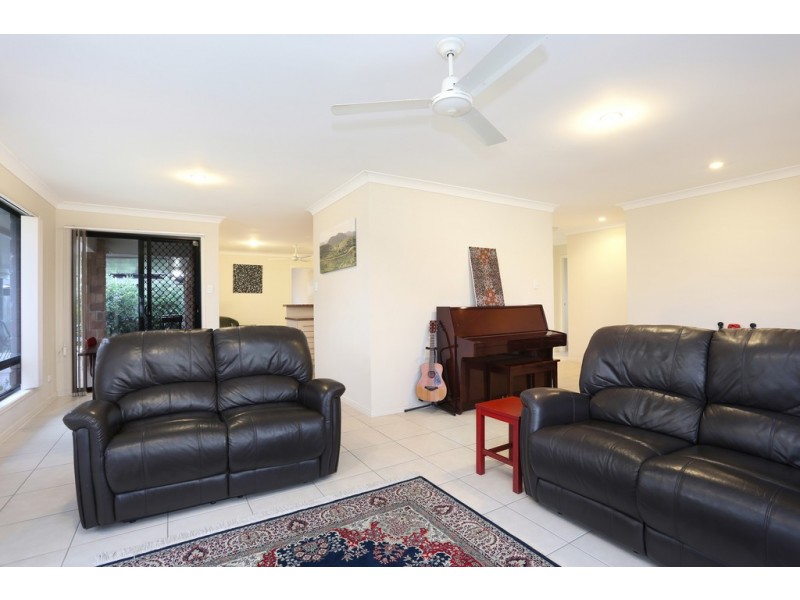 2 Sapphire Court, Beerwah QLD 4519