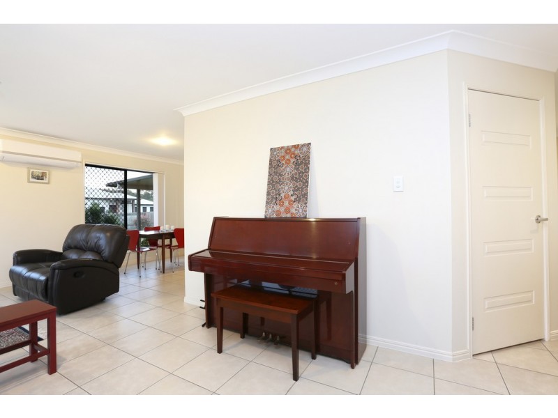 2 Sapphire Court, Beerwah QLD 4519