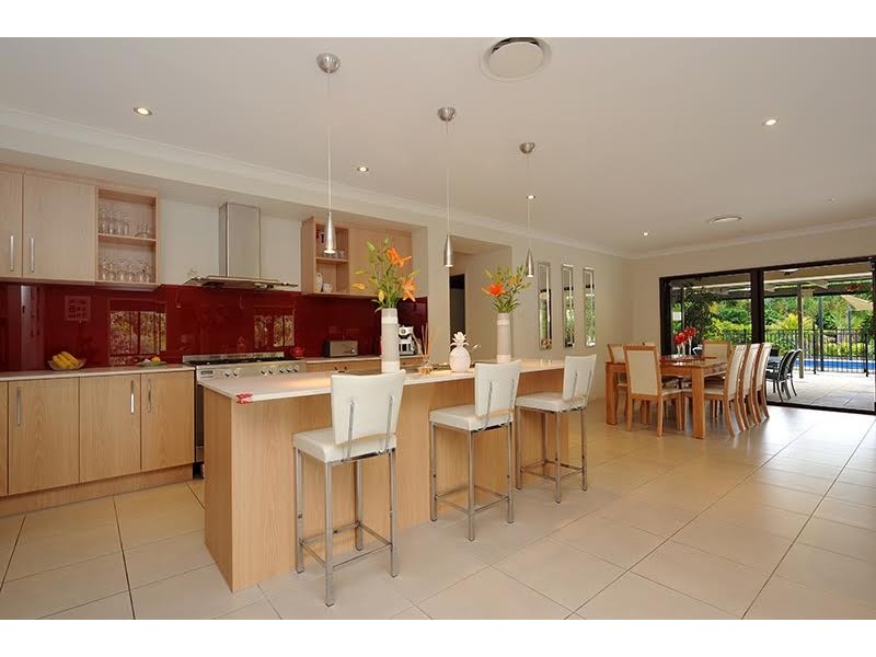 4 Peakview Place, Glass House Mountains QLD 4518