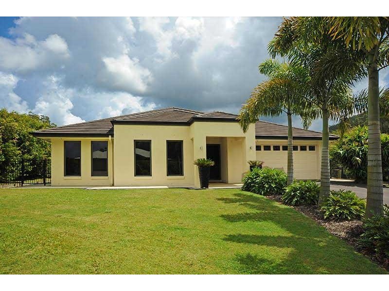 4 Peakview Place, Glass House Mountains QLD 4518