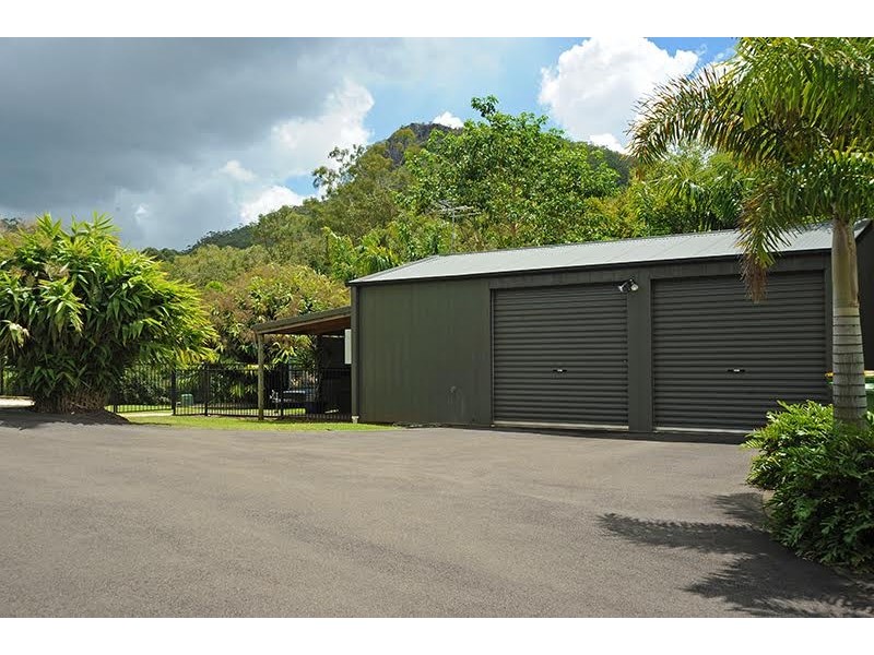 4 Peakview Place, Glass House Mountains QLD 4518
