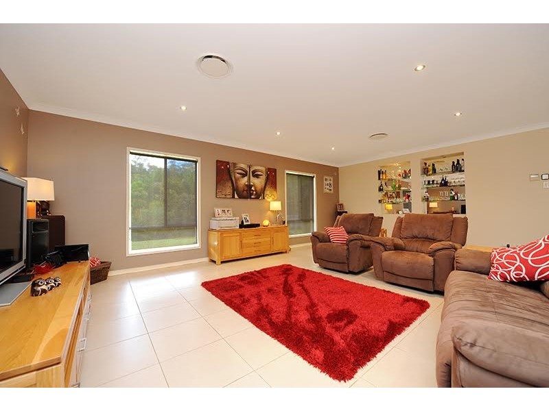 4 Peakview Place, Glass House Mountains QLD 4518