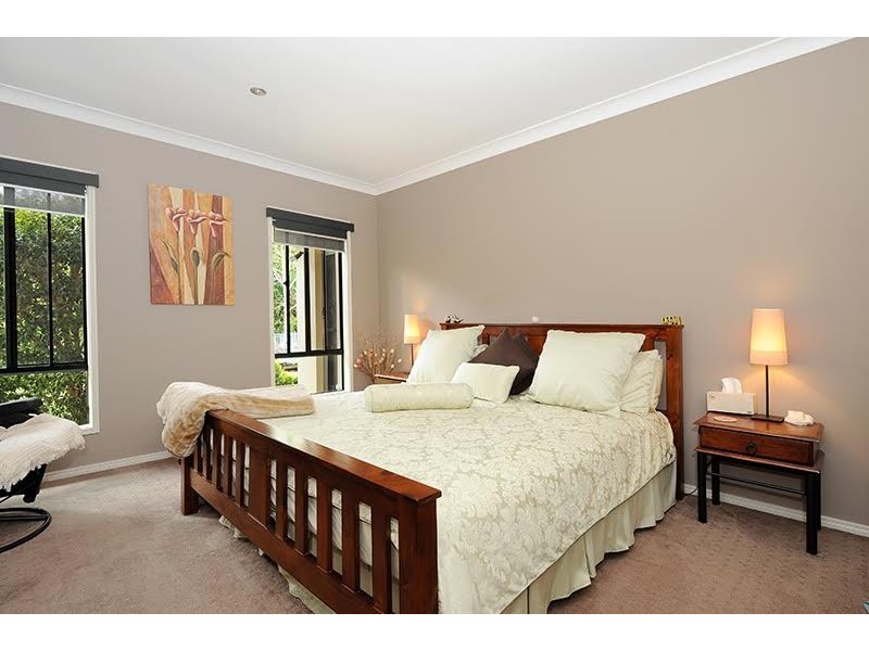 4 Peakview Place, Glass House Mountains QLD 4518