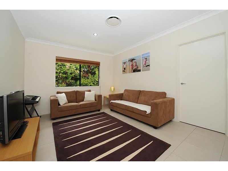 4 Peakview Place, Glass House Mountains QLD 4518