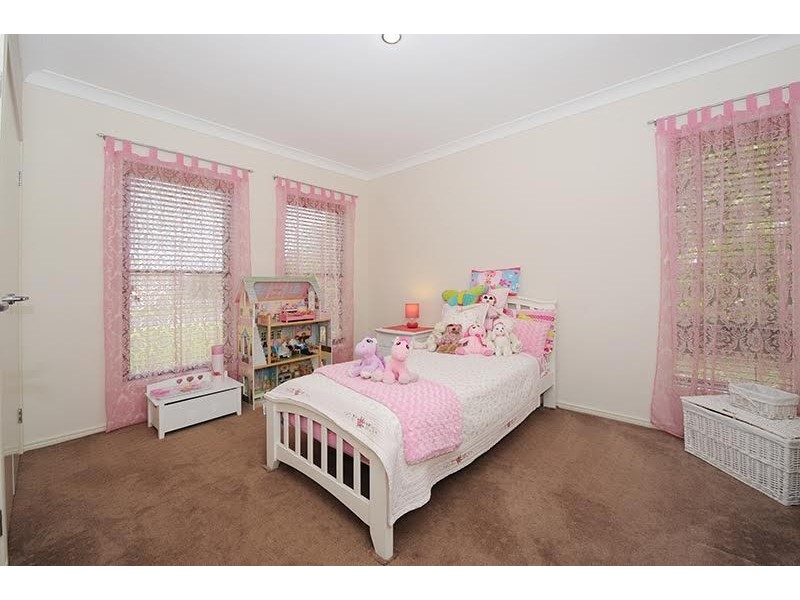 4 Peakview Place, Glass House Mountains QLD 4518