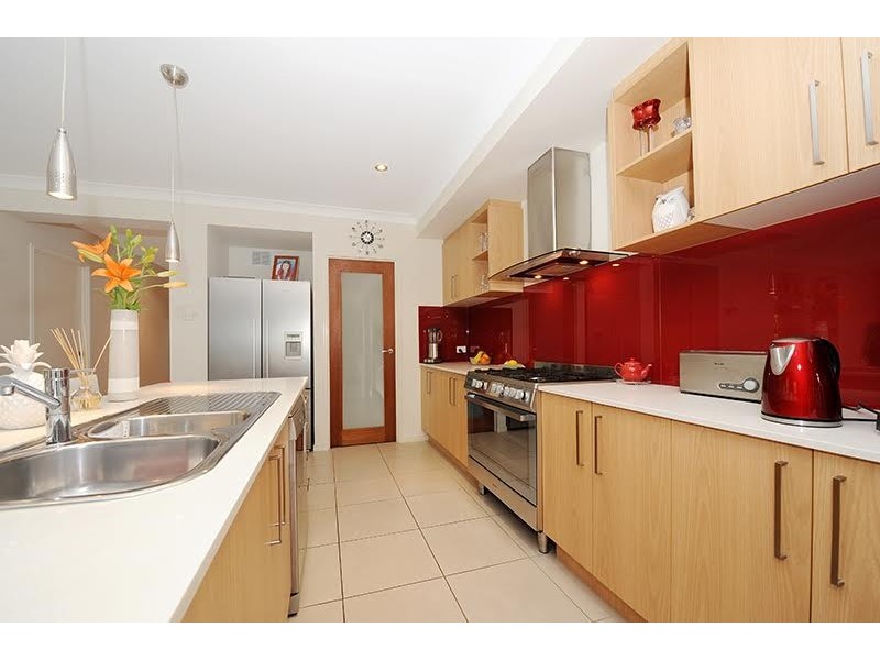 4 Peakview Place, Glass House Mountains QLD 4518