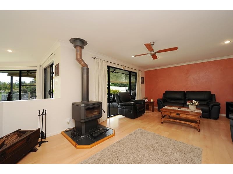 7 Wattlebird Place, Landsborough QLD 4550
