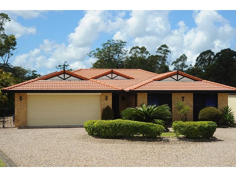 7 Wattlebird Place, Landsborough QLD 4550
