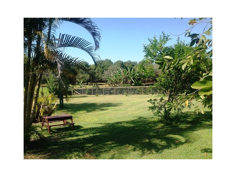 27 Shaws Road, Beerwah QLD 4519