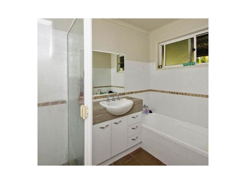 27 Shaws Road, Beerwah QLD 4519