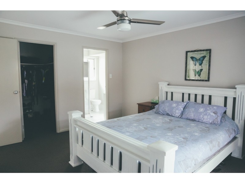 20 Red Ash Court, Beerwah QLD 4519