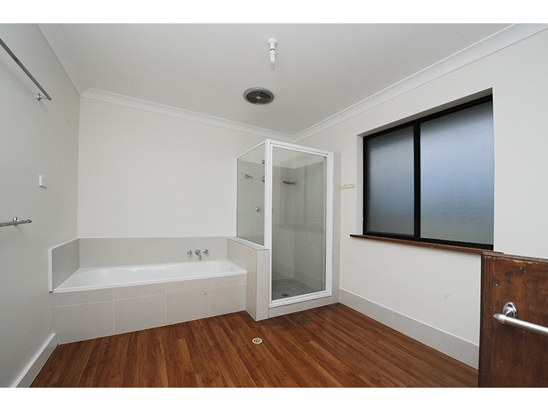 12 Laurel Street, Beerwah QLD 4519