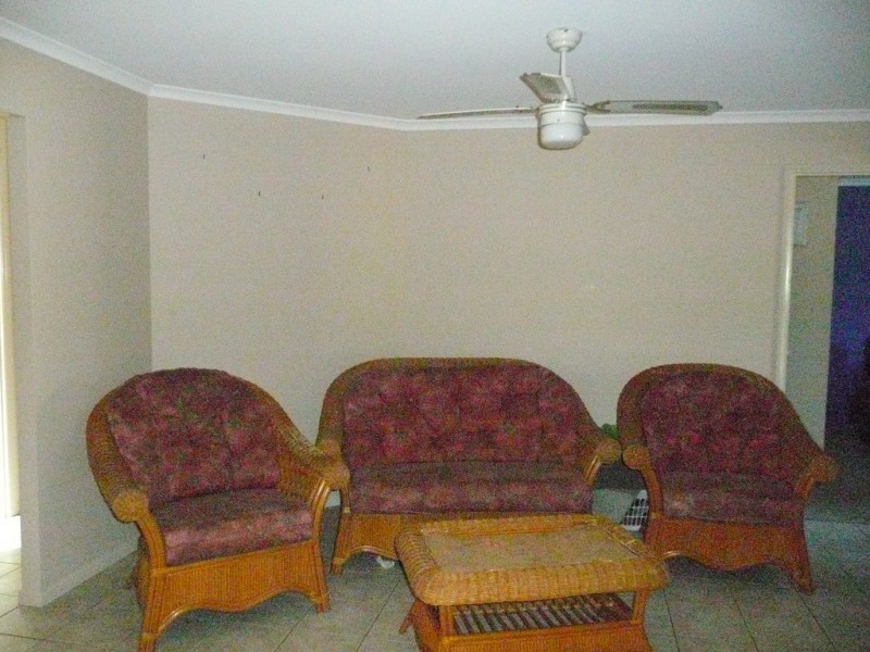 14 Macamia Grove, Glass House Mountains QLD 4518