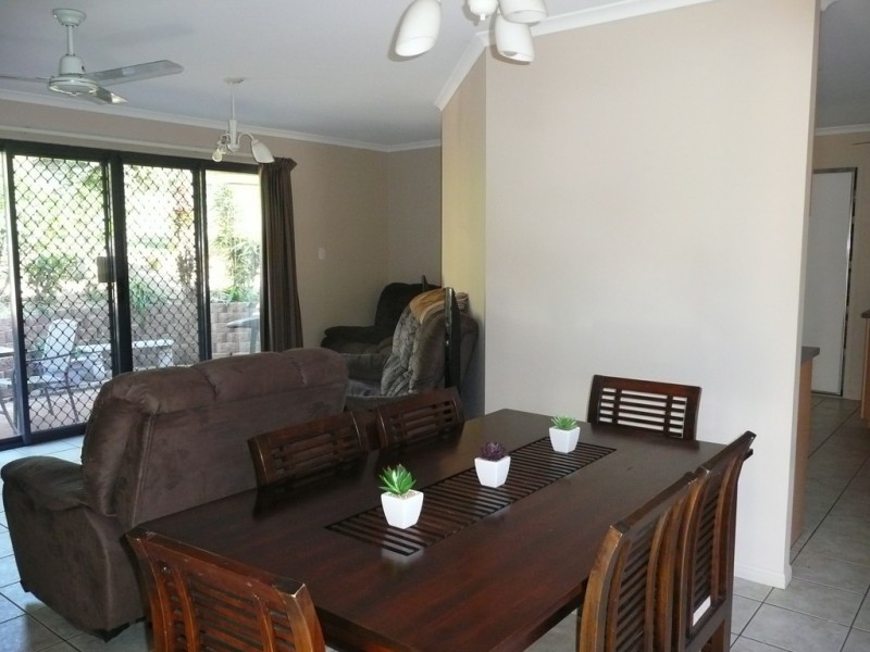 14 Macamia Grove, Glass House Mountains QLD 4518