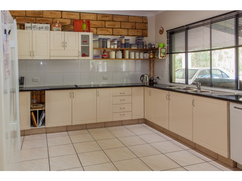 2010 Old Gympie Rd, Glass House Mountains QLD 4518