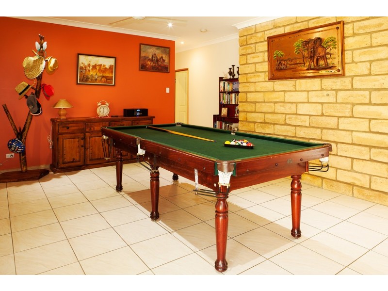 2010 Old Gympie Rd, Glass House Mountains QLD 4518