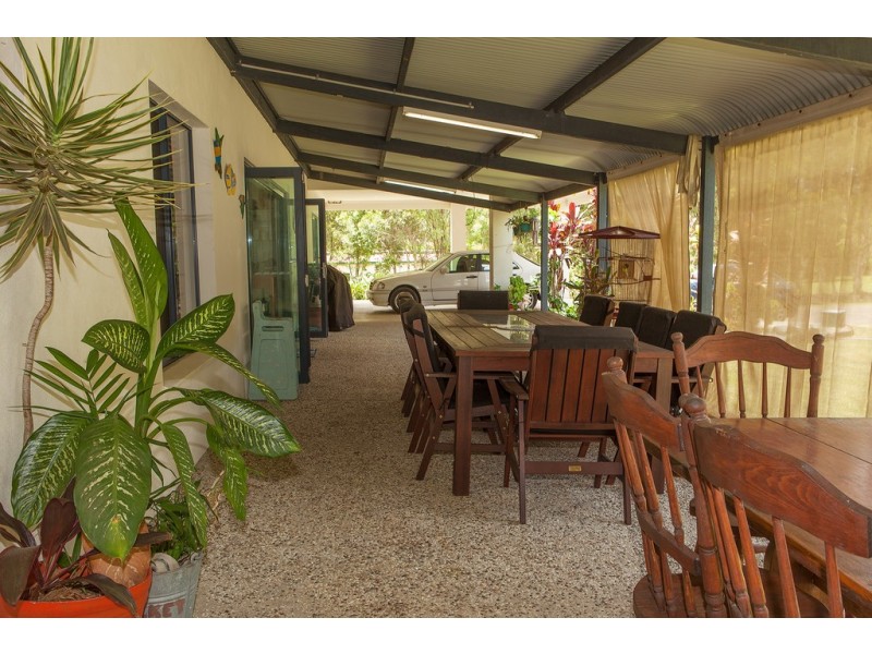 2010 Old Gympie Rd, Glass House Mountains QLD 4518