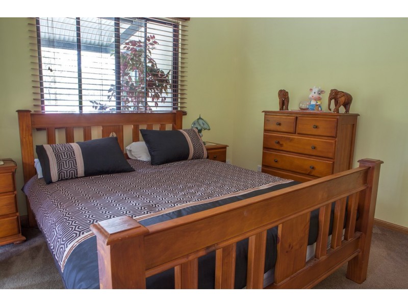2010 Old Gympie Rd, Glass House Mountains QLD 4518